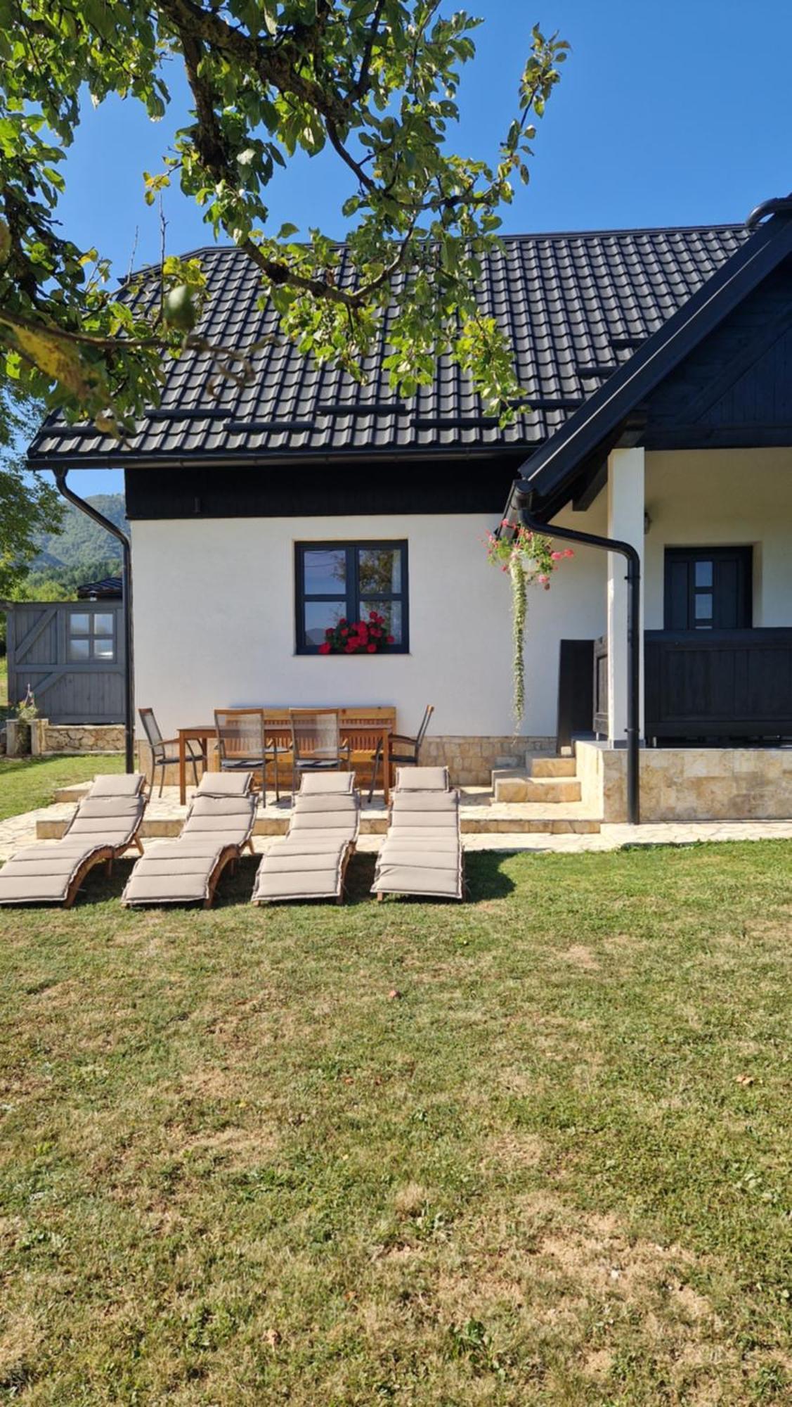Plitvice Apis Villa โคเรนนิซา ภายนอก รูปภาพ