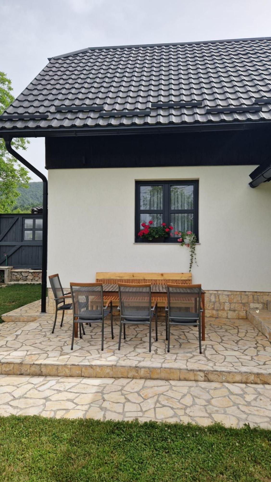 Plitvice Apis Villa โคเรนนิซา ภายนอก รูปภาพ